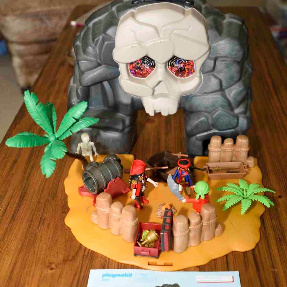 Playmobil 5804 Pirate Island Carry Along Case